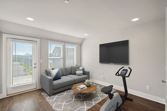 Building Photo - Like New Townhome Ready for Immediate Move-In!!! Bryant Park in West End