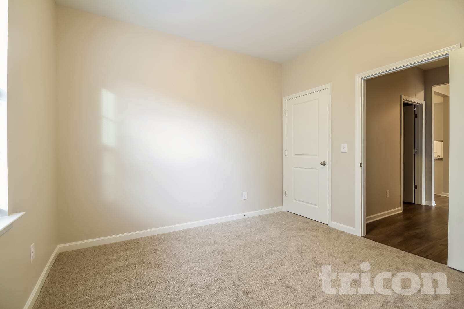 Building Photo - 453 All Seasons Dr