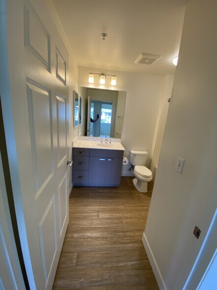 Building Photo - 50 Kihalani St