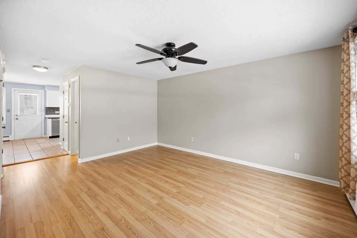 Building Photo - 67 Brentwood Dr