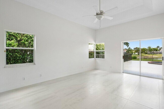 Building Photo - 20321 Hacienda Ct