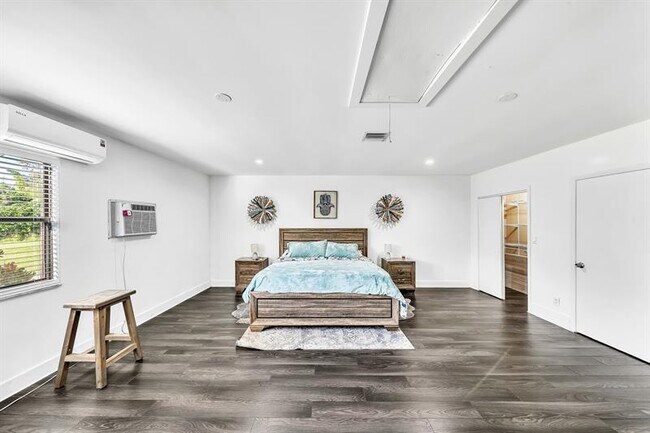 Building Photo - 10962 57th Pl S