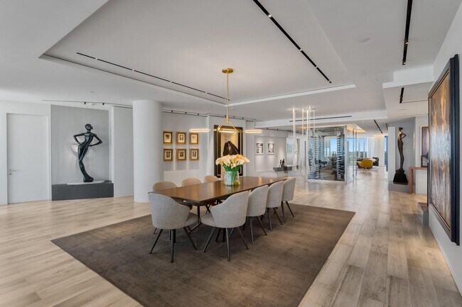 Building Photo - 9001 Collins Ave