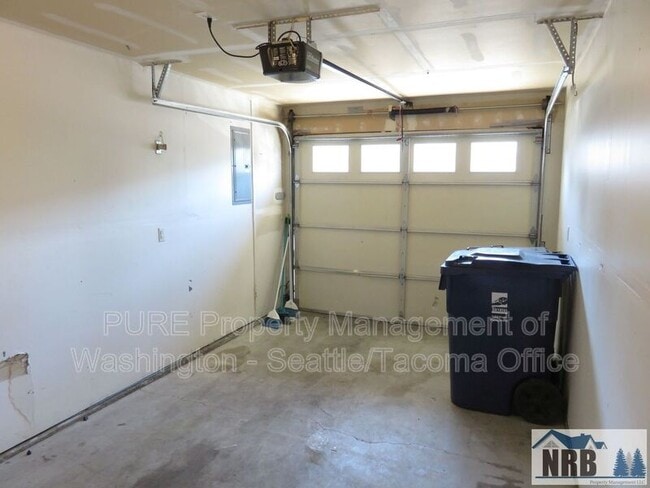 Building Photo - 4043 S Warner St
