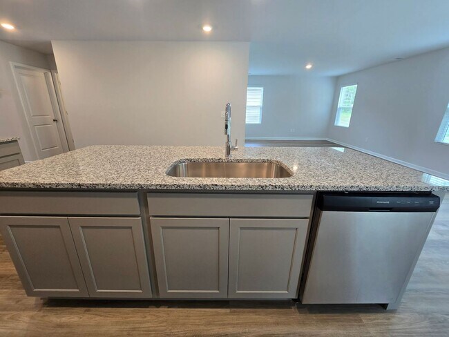 Building Photo - For Rent - Coastal Living Near Sunset Beach!