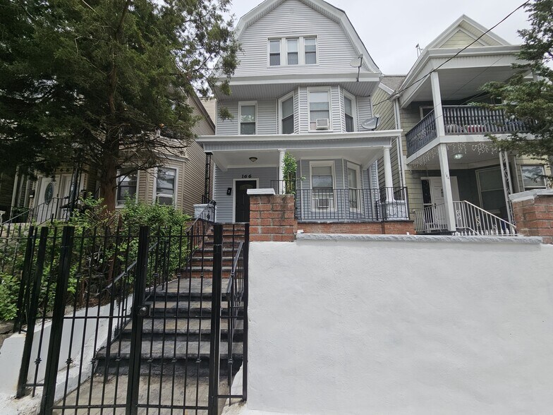 Building Photo - 166 Carteret Ave