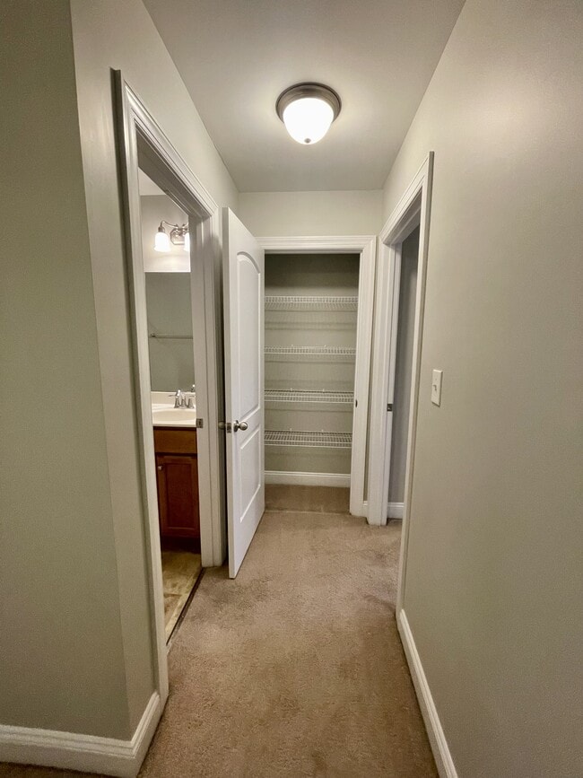 Building Photo - 124 Colonnade St