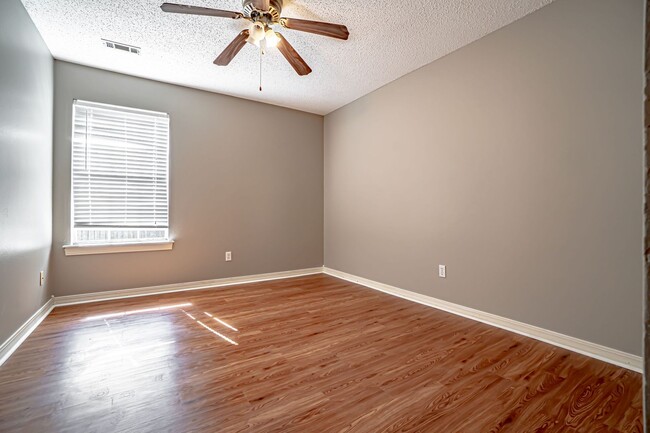 Building Photo - Quaint Family Home in  Springdale
