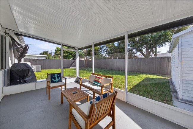 Building Photo - 540 NE 59th Ct