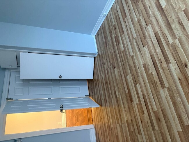 Building Photo - 176 E 93rd St