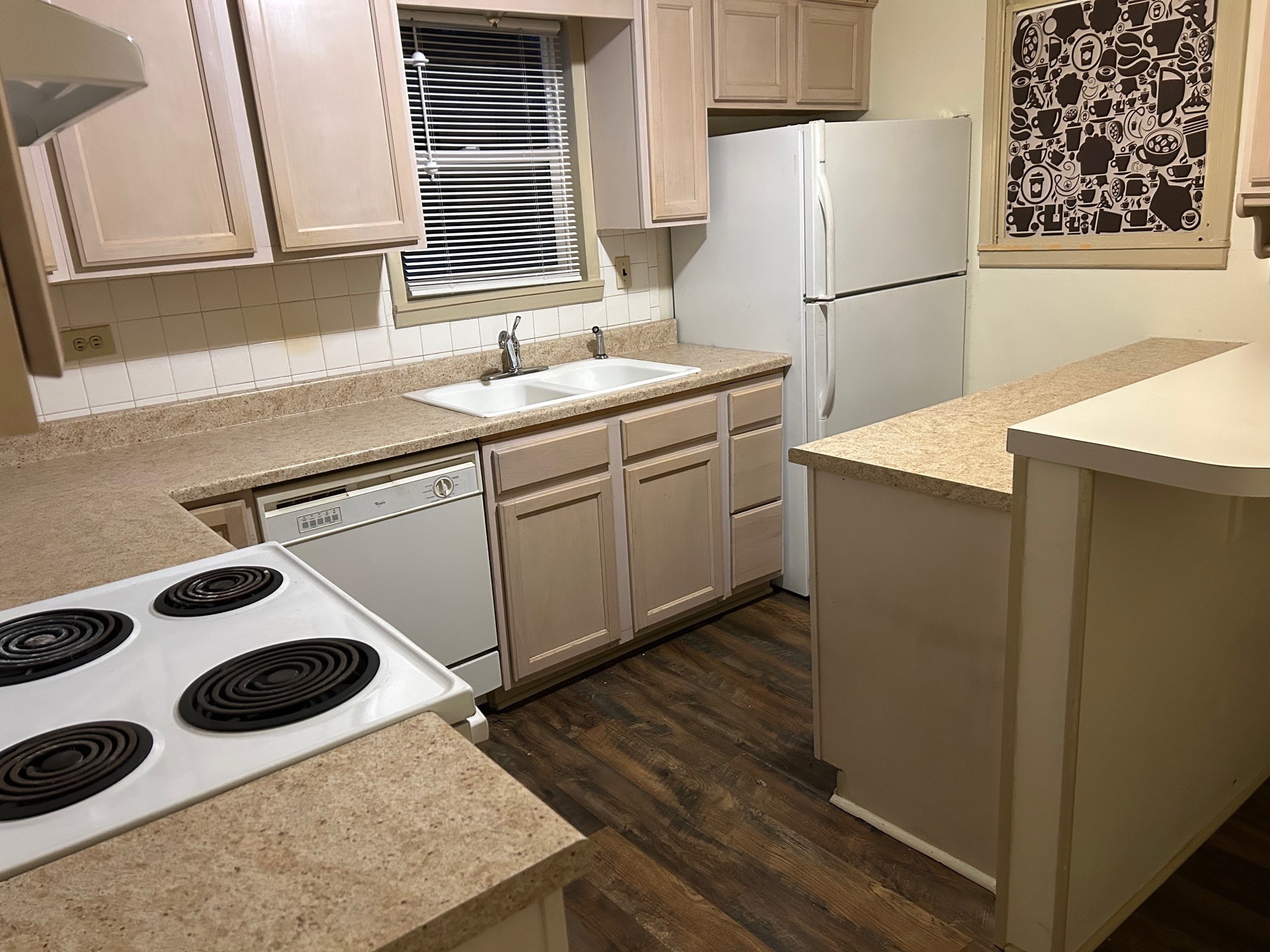 kitchen - 808 N Sheridan St