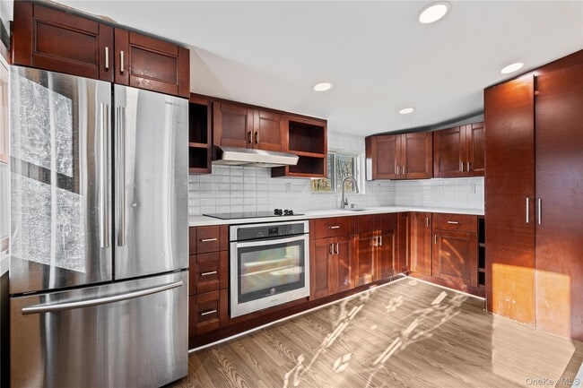 Building Photo - 9 Sylvan Trail