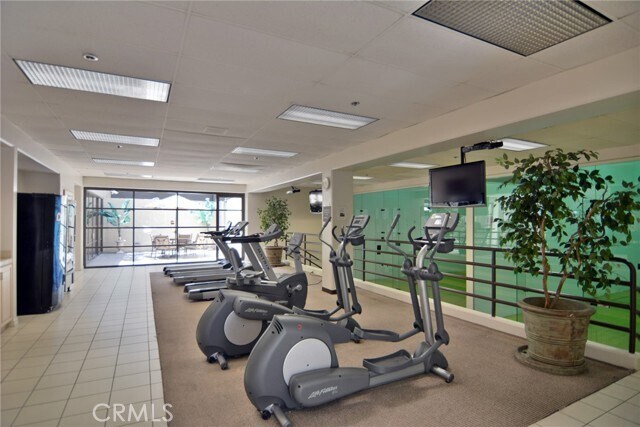 Building Photo - 600 W 9th St