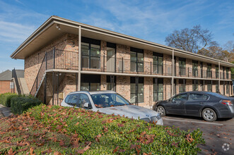 Building Photo - The Fairways