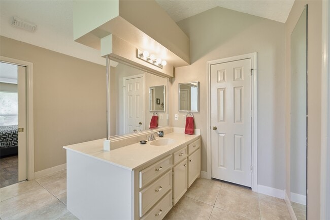 Building Photo - 121 April Waters Dr N