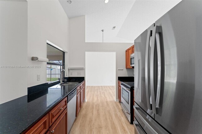 Building Photo - 3561 SW Carmody St