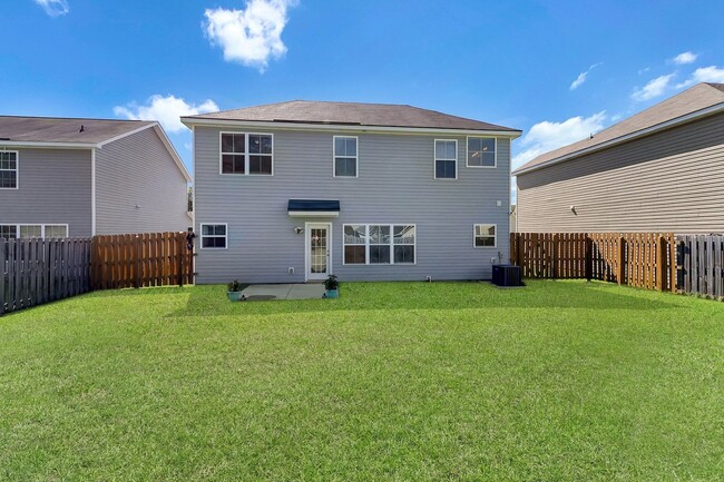 Building Photo - Rice Creek