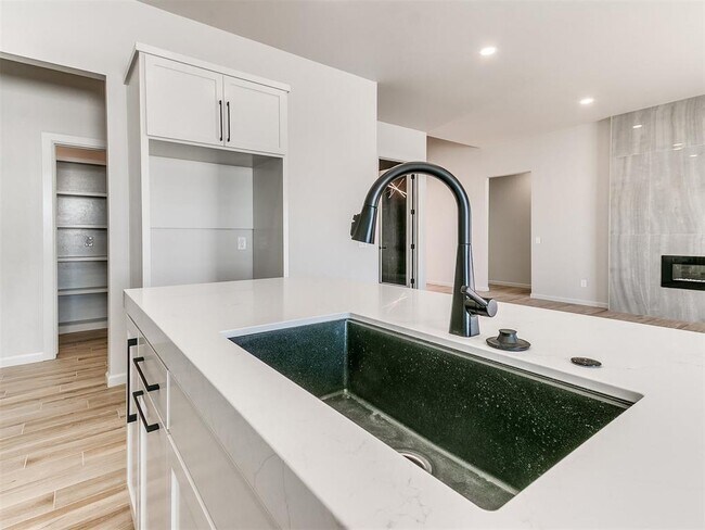 Building Photo - 25198 Scarlett St