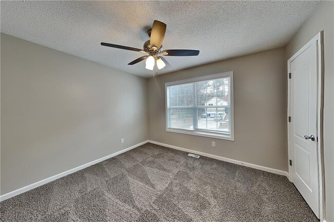 Building Photo - 85 Ellen Glen Way