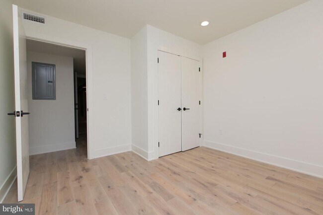 Building Photo - 2431 Frankford Ave