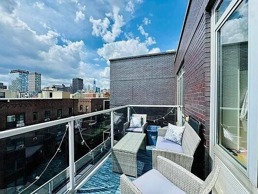 Building Photo - 196 Stanton St