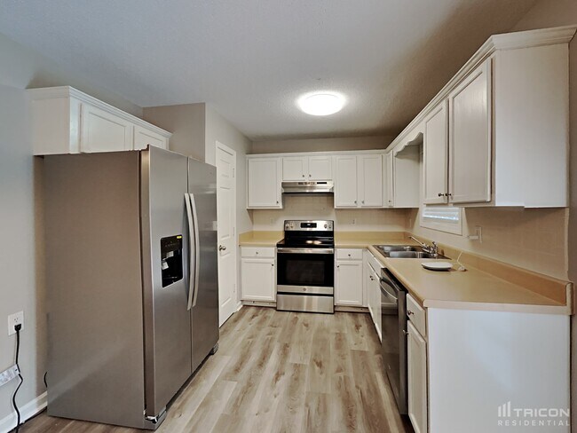 Building Photo - 54 Kim Ct