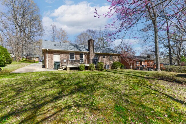 Building Photo - 3409 Cottage Pl