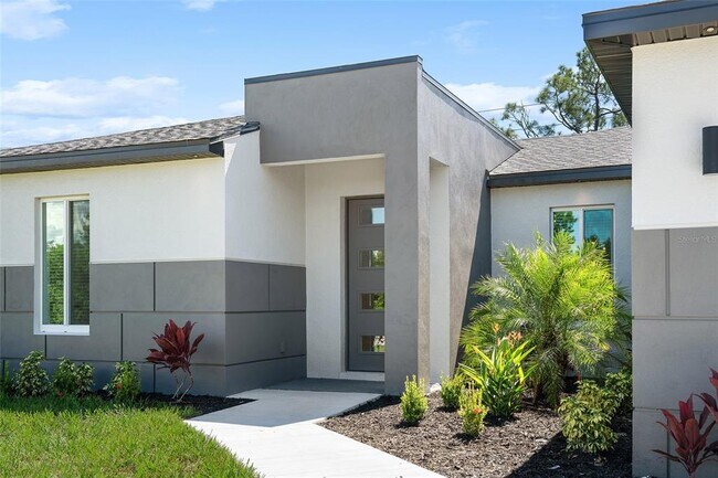 Building Photo - 24389 SW Kingsway Cir