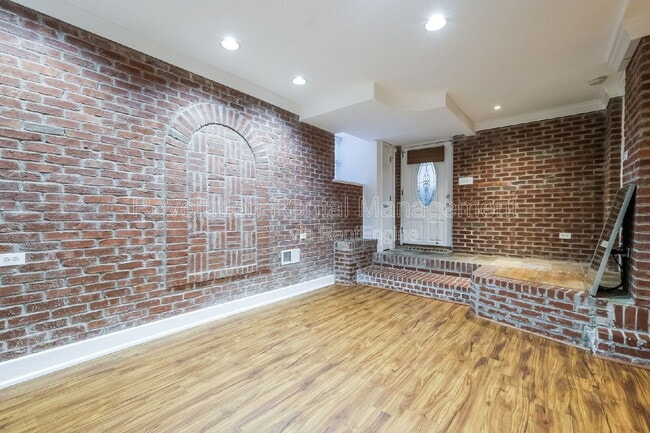 Building Photo - 869 Briarcliff Rd NE