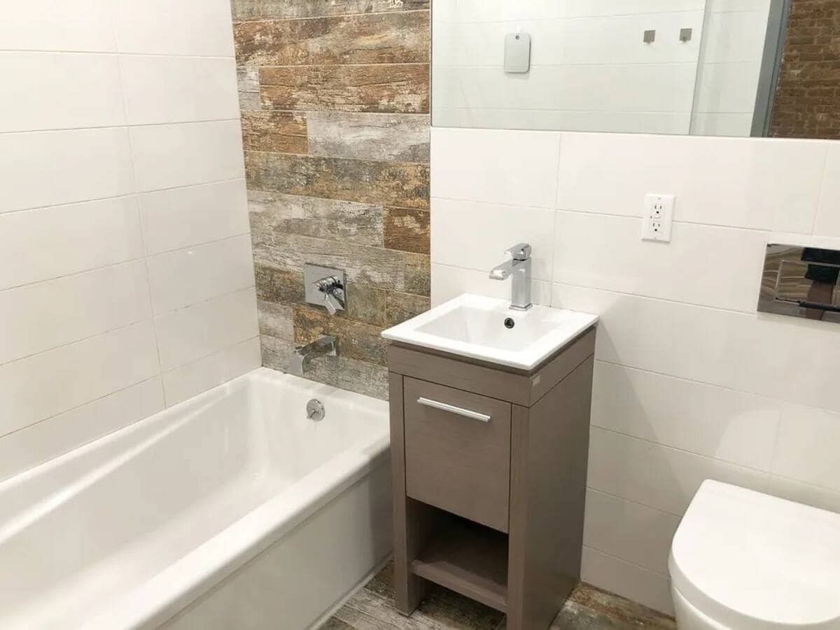 Building Photo - Large HDTV Room, AC, 15 min to Manhattan #125