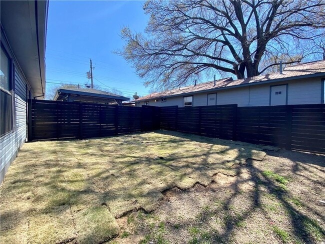 Building Photo - 6920 Bethune Ave