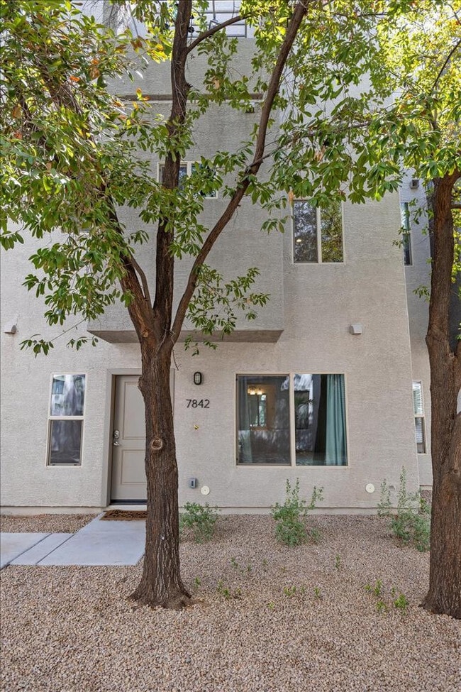 Building Photo - 7842 N 20th Glen