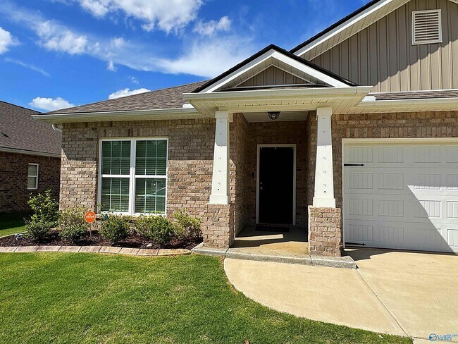 Building Photo - 29419 Canoe Cir NW