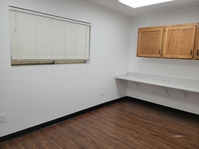Building Photo - 1491 W Thatcher Blvd