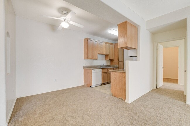 Building Photo - Beautiful 2 Bedroom 2 Full Bath Condo