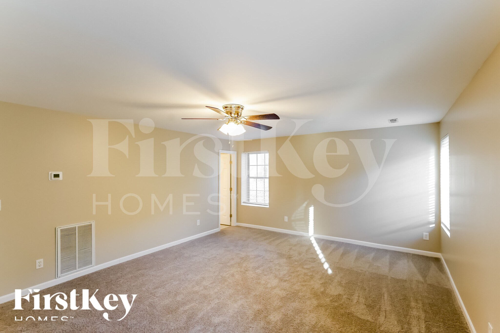 Building Photo - 2067 Longmeadow Ln