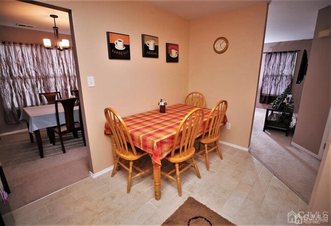 Building Photo - 1303 Blossom Cir