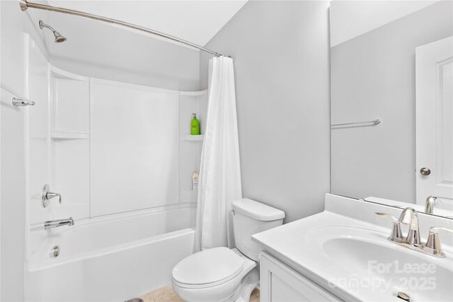 Building Photo - 5829 Dinsmore Ln