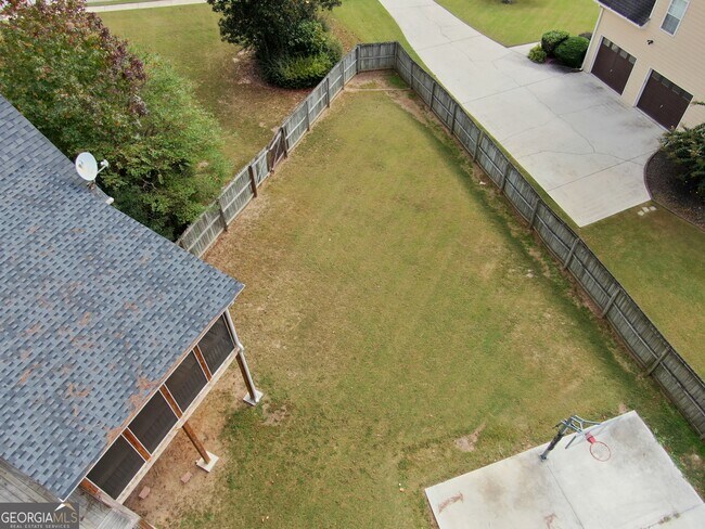 Building Photo - 4901 Planters Walk