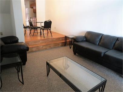 Interior Photo - 711 W Elm St