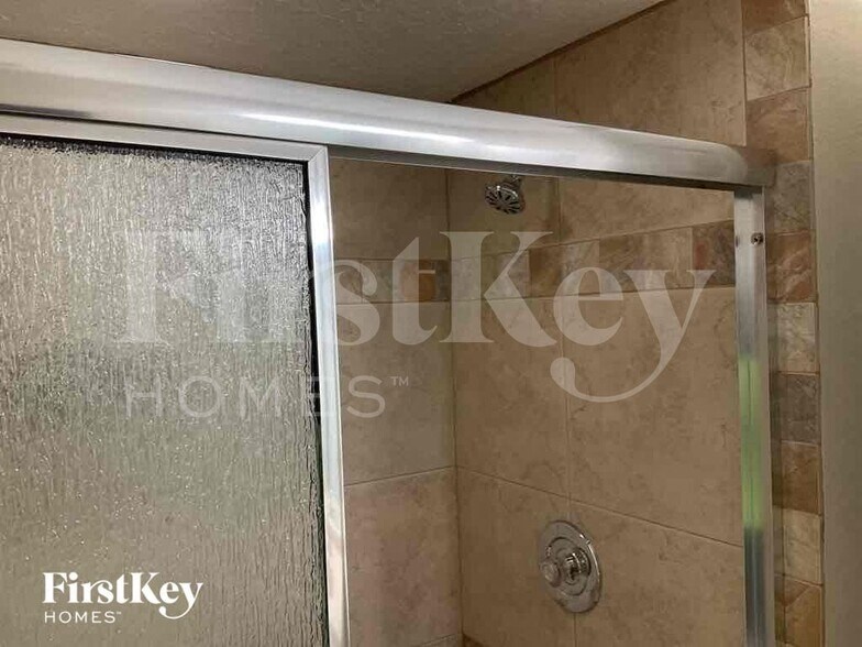 Building Photo - 820 Springview Ave NW