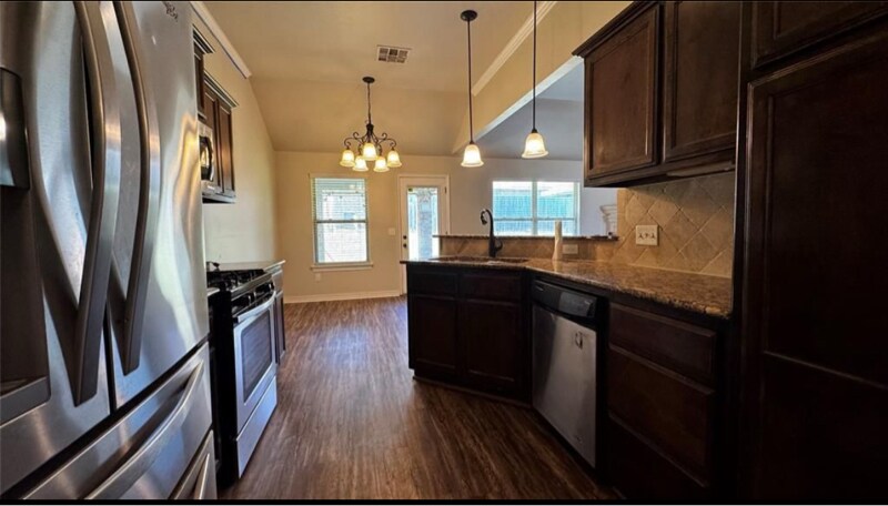 Building Photo - 1328 Ridgeway Dr