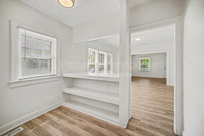 Building Photo - 6431 S Benton Ave