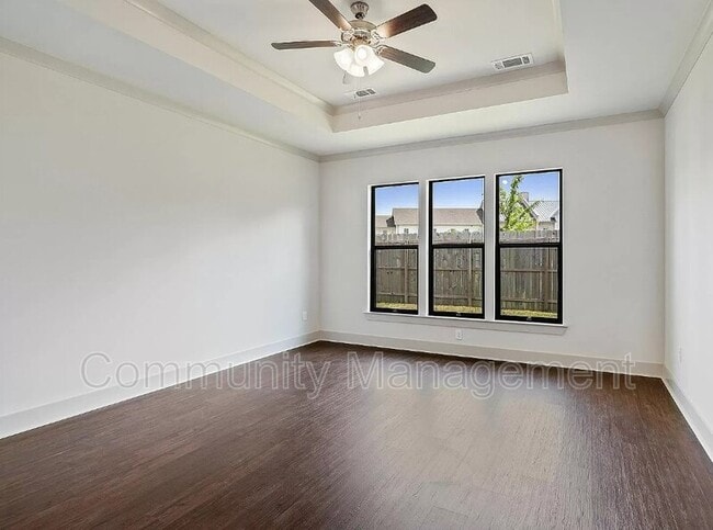 Building Photo - 14032 Eastover Ave