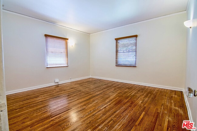 Building Photo - 1071 Cloverdale Ave