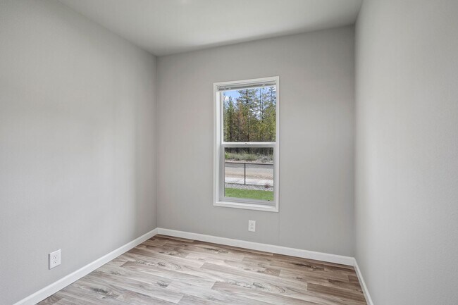 Building Photo - Welcome to Drafter Valley! Spring Into Sav...