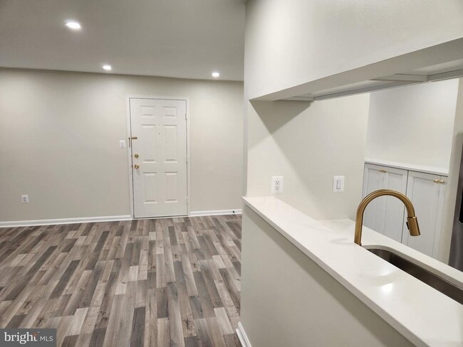 Building Photo - 5700 Olde Mill Ct