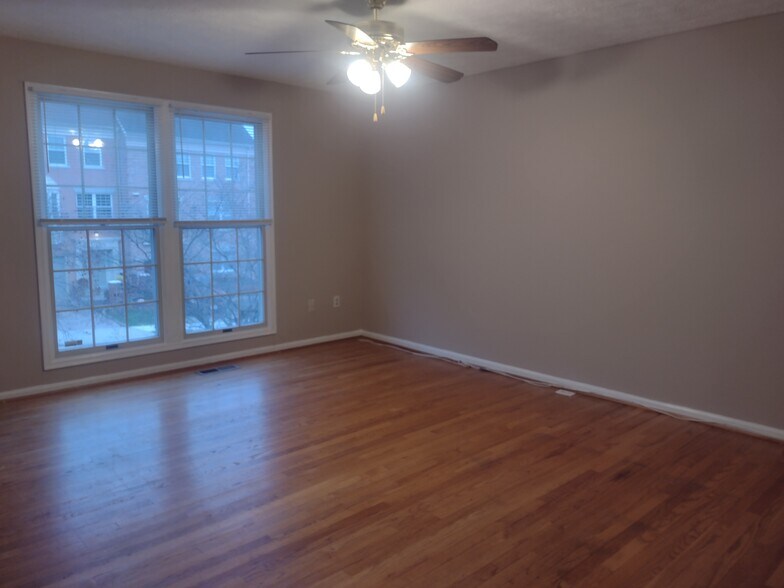 Building Photo - 7 Championship Ct