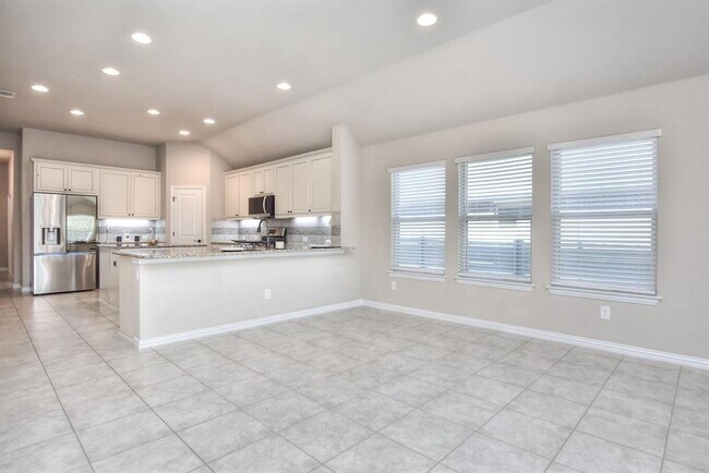 Building Photo - 109 Belford St