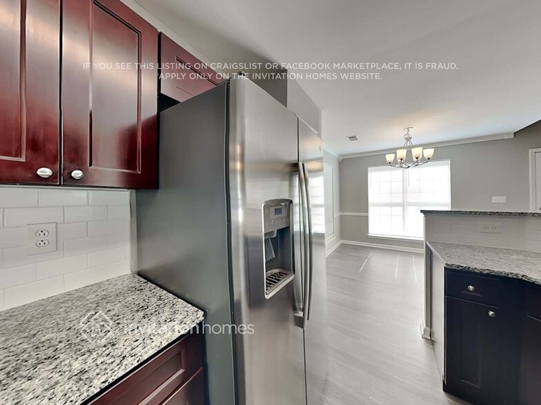 Building Photo - 204 Maywood Path